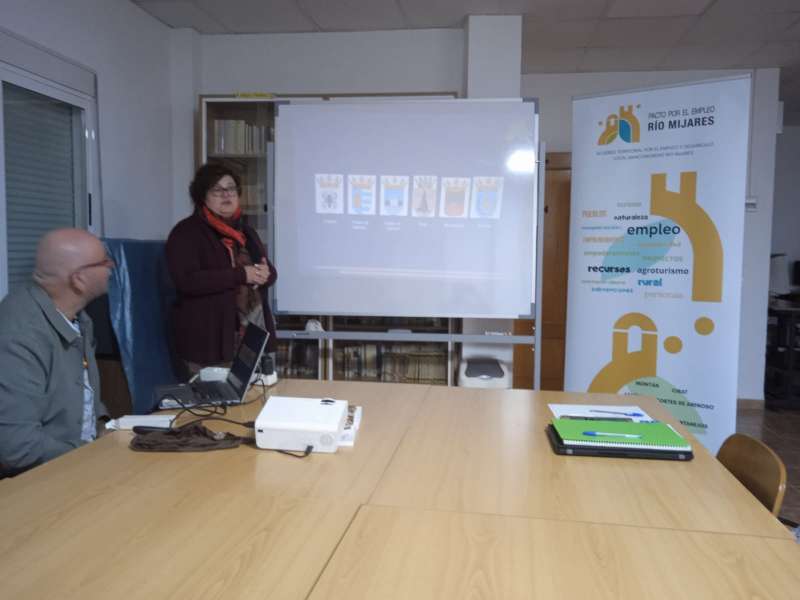 Imagen de la charla en Montn. EPDA